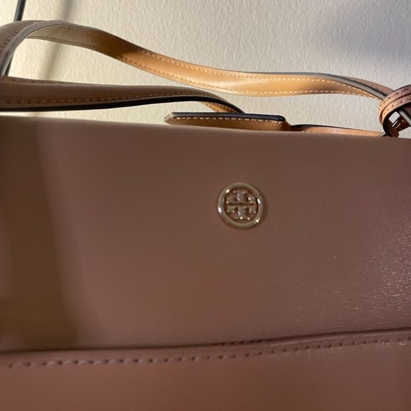 ONE Tory  Burch Wallet - Picture 5 of 13